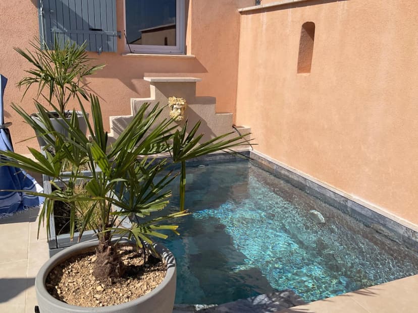 thumbnail of estate's photo