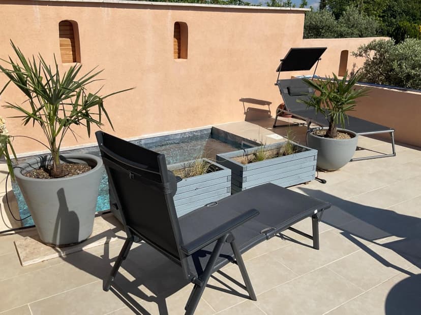 thumbnail of estate's photo