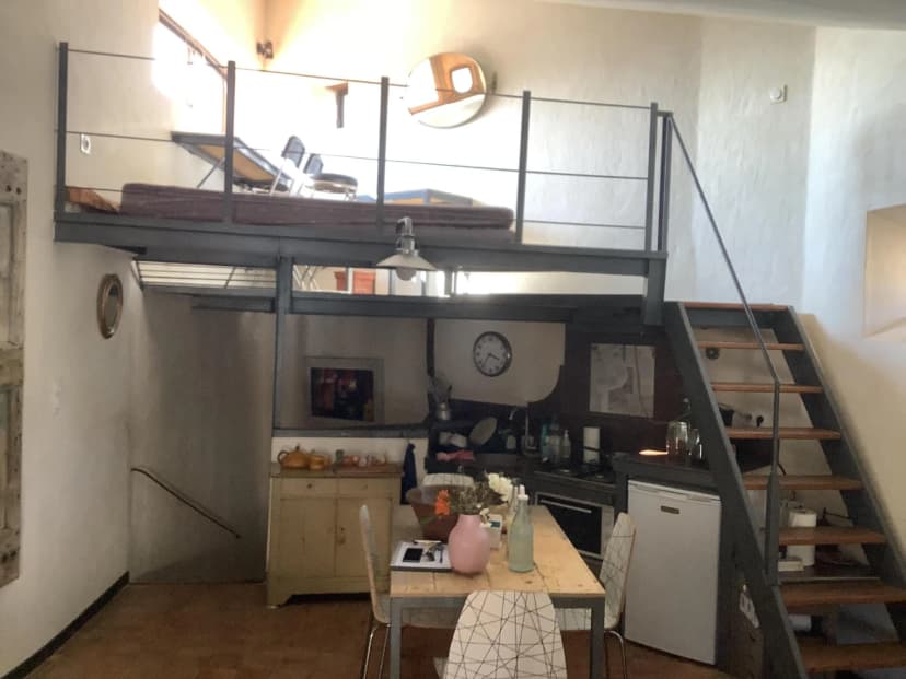 thumbnail of estate's photo